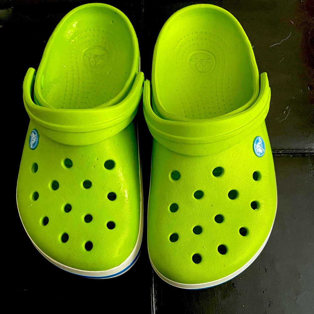 Crocs lime green w7 or m5
